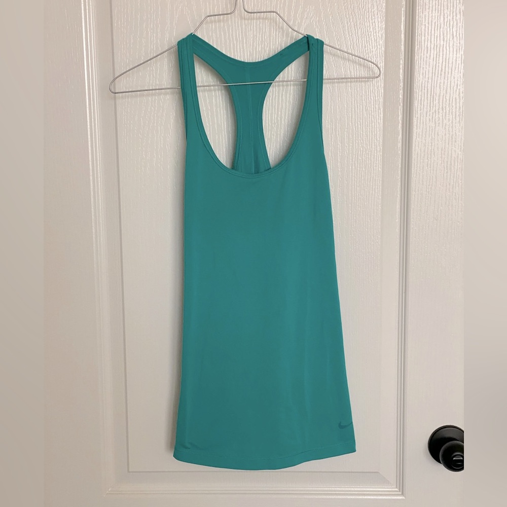 Nike// dri-fit razor back tank// teal// women’s small